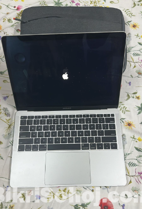 Apple MacBook Air 13-inch (2019)